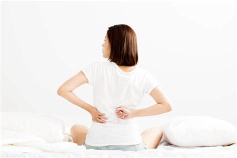 经期腰疼是怎么回事（月经期间腰痛怎么办？） | 说明书网