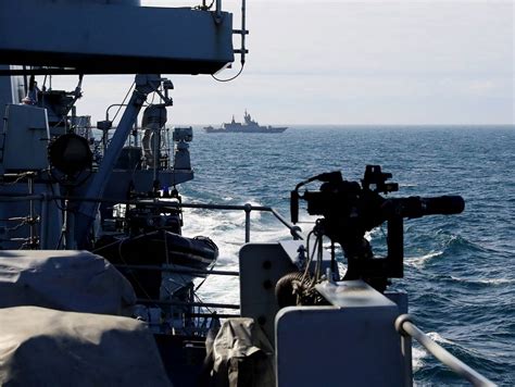 俄军舰队通过英吉利海峡 英军派45型驱逐舰监视_凤凰网