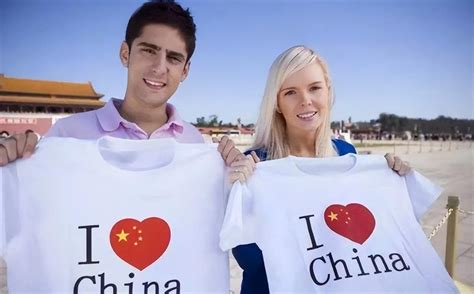 外国人加入中国国籍后，身份证民族一栏，到底填写什么民族？|民族|国籍|外国人_新浪新闻