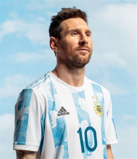 阿根廷国家队历史射手榜：梅西稳居首位，现役三人进前十-直播吧