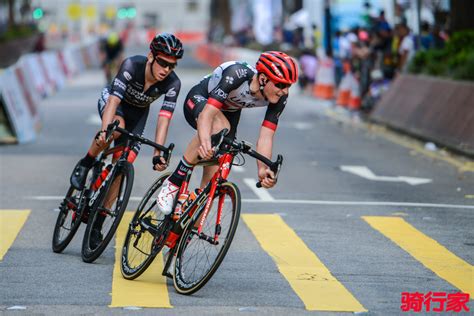 香港第四届单车节开幕 5000人角逐多项国际赛事及粤港澳青年杯