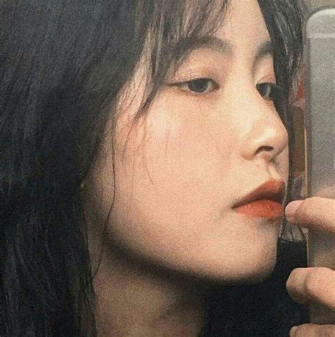 赵温婉妆容甜美女生头像