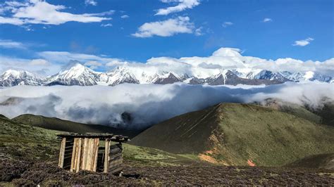 跨越溪流_跋山涉水_旅行_探险_3840X2160_高清视频素材下载(编号:9291026)_实拍视频_光厂(VJ师网) www.vjshi.com