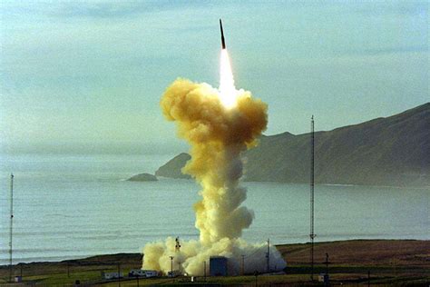 美军试射民兵3洲际导弹两个做法很不寻常，预示核武部署重大调整