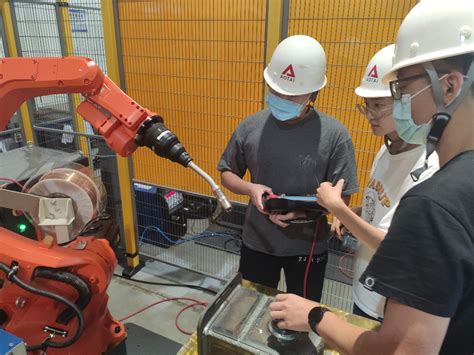 材料学子在“中焊杯”全国机器人焊接技能大赛中取得佳绩