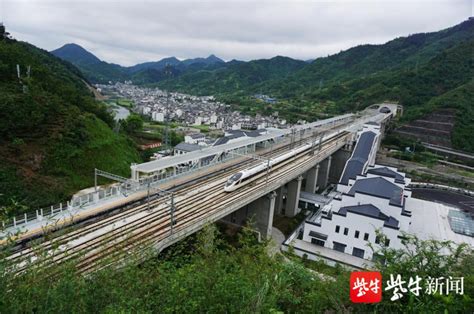 中国第一条直达长白山的高铁来了！冰雪东北怎么玩，看这篇就够 - 知乎
