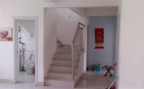 违法改造客房，北京一酒店“楼梯间房”被查封_京报网