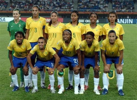 揭秘：06年世界杯的巴西队，身价世界第一，为何却输得一塌糊涂？_罗纳尔多