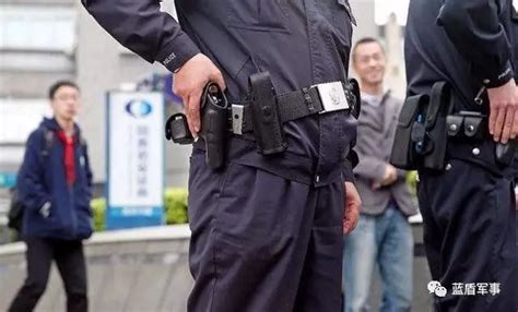 解读：公安人员能携带“配枪”乘飞机吗？满足这3个条件！_持枪证