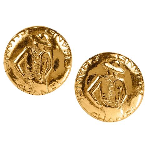 Chanel Gold Coco Round Earrings For Sale at 1stDibs