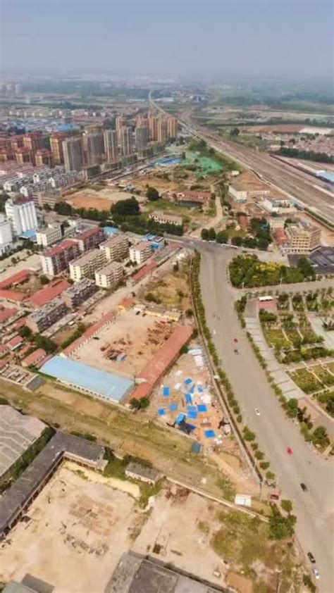 航拍山东莱阳，被誉为“中国梨乡”，俯瞰城市发展让人震撼！_腾讯视频
