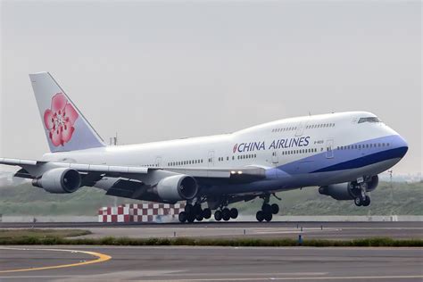 China Airlines Bids Farewell to Boeing 747 with Special Last Flight ...