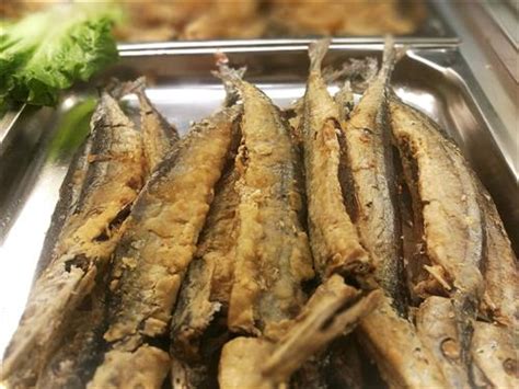 秋刀鱼的正确吃法 - 美食资讯 - 华网