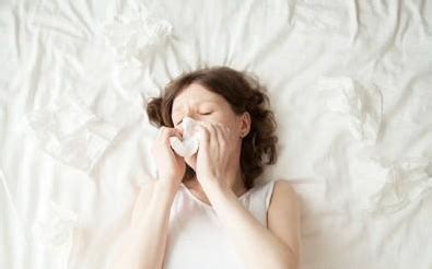 感冒了鼻塞，侧睡的时候为什么哪个鼻孔朝上哪个鼻孔就是通的？换一边睡也会自动切换？__凤凰网
