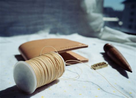 #手工皮具#原创设计纯手工制作，植糅革，小三折钱包 |手工艺|皮艺|grod - 原创作品 - 站酷 (ZCOOL)