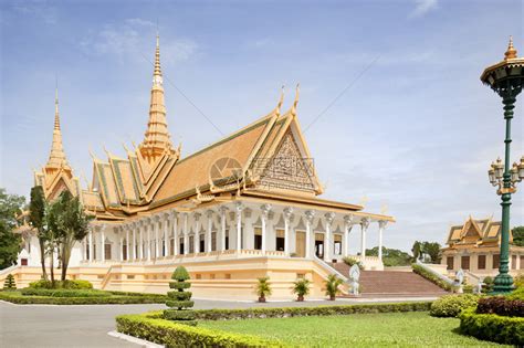柬埔寨王宫花园内高清图片下载-正版图片502661449-摄图网