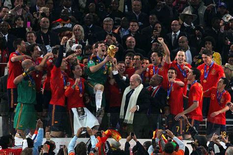 还记得7年前 夺得世界杯冠军王者西班牙吗？_西班牙_新浪竞技风暴_新浪网