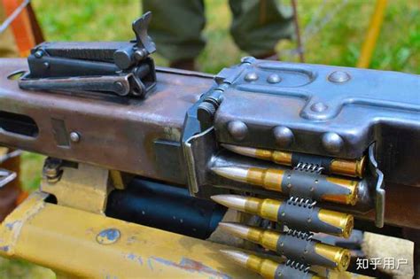 二战最牛机枪，德军MG42机枪装弹同时换枪管，只用几秒钟|武器|机枪|通用机枪_新浪新闻