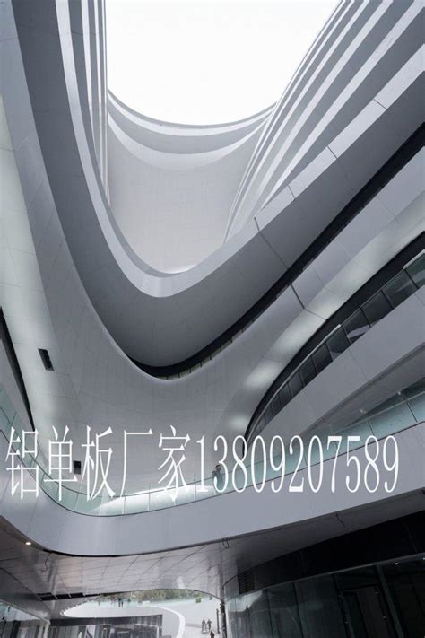 走廊吊顶木纹弧形铝方通_吊顶铝单板-广东众乐铝业有限公司