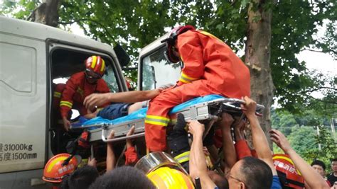 国道发生车祸司机被困 消防紧急救援 - 法报视线 - 新湖南