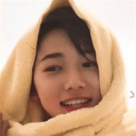 宋亚轩甜美女生头像