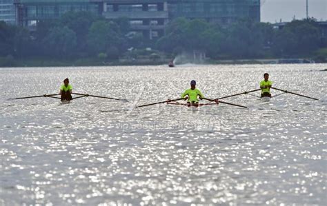 江苏常州：常州市青少年赛艇队积极备战2022年江苏省运动会-人民图片网