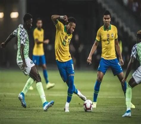 世预赛南美区小组赛第13轮巴西1:0哥伦比亚，巴西队晋级世界杯__财经头条