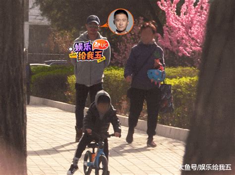 谢楠分享带孩子心得，吴京的一动作父爱满满_娱乐新闻_海峡网