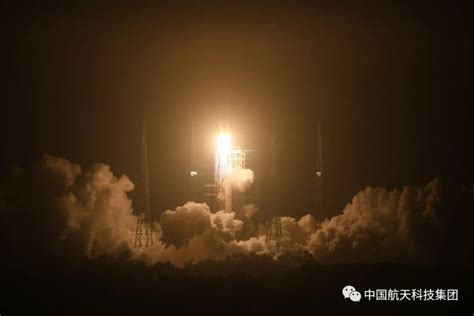 长征七号运载火箭成功转运至发射区_中国载人航天官方网站