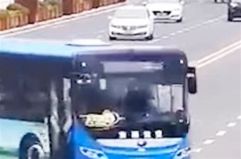 贵州公交车坠湖事件可能蓄意而为，司机疑似反社会型人格障碍，报复社会！ - 知乎