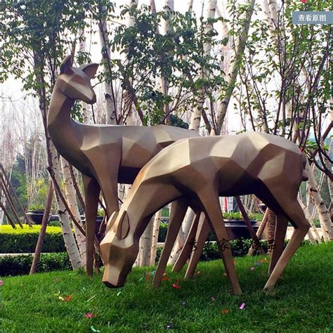 绿化场地菱形格动物艺术元素玻璃钢几何抽象鹿雕塑_港城雕塑-站酷ZCOOL