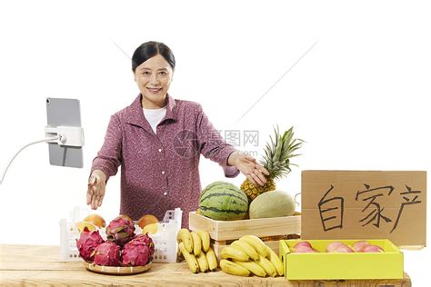 女性果农线上直播销售自产水果高清图片下载-正版图片502475161-摄图网