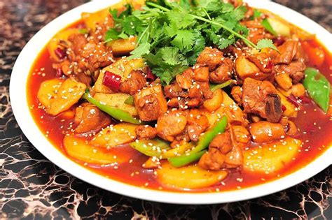 新疆大盘鸡-教你做菜-山西新东方烹饪学校