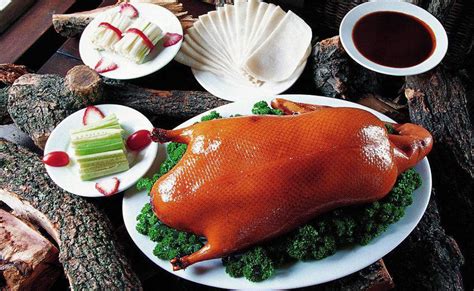 【宜良烤鸭】每只鸭子都要抹蜂蜜做SPA，现烤现吃太香了！-吃货大队-北海365网(beihai365.com)