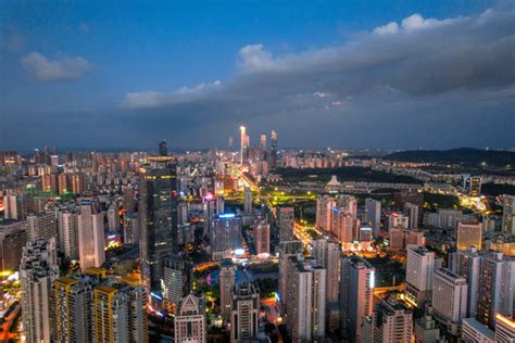 4k广西南宁地王大厦城市地标建筑风光延时摄影视频特效素材-千库网
