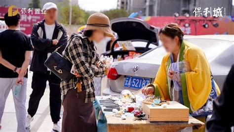 保利美食街转角《宜宾烧烤》外摆50平，座无虚席年租14.6万，一周办证::房发现,成都商铺