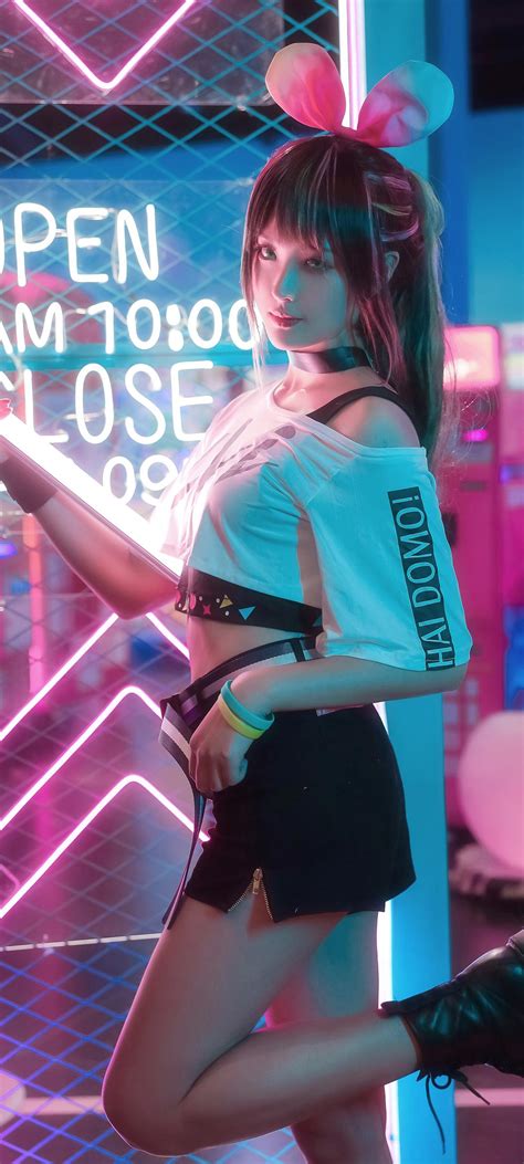 壁纸:太空少女图片
