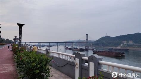 广西梧州：“鸳鸯江”现泾渭分明景观-人民图片网