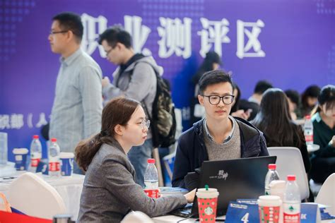 “政府服务+市场服务”为大学生创新创业“加油”-中国网