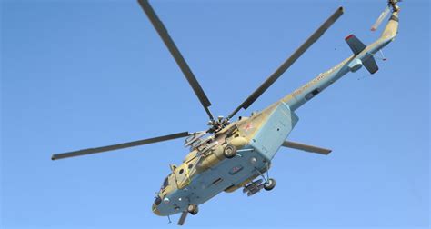乌兹别克斯坦首架米-35直升机曝光 全黑涂装很独特