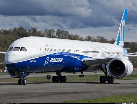 全球首架星空联盟涂装787-10客机亮相 系长荣航空新机_航空要闻_资讯_航空圈