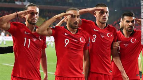 一周内两次！欧预赛土耳其球员敬军礼惹争议