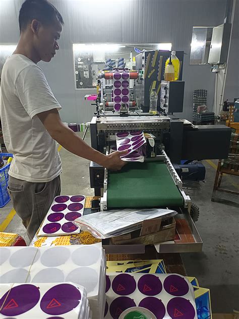 不干胶标贴厂讲解合成标签印刷介绍与印刷工艺改善