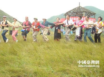 贵州雷山举办苗年·喜庆丰收—脱贫攻坚成果和非遗展示巡游活动