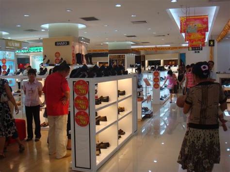 摩登百货圣地店今天开业 首日销售达130多万-第一商业网