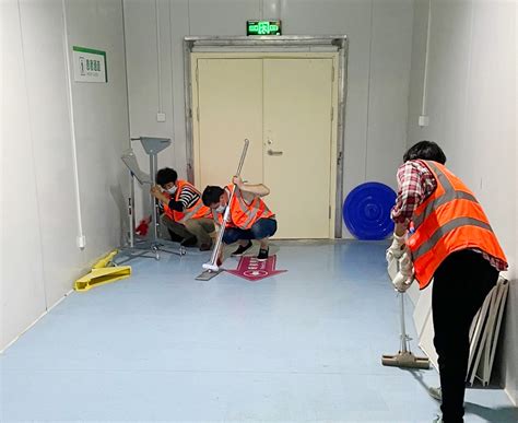 河南郑州郑东新区：公厕保洁员的一天