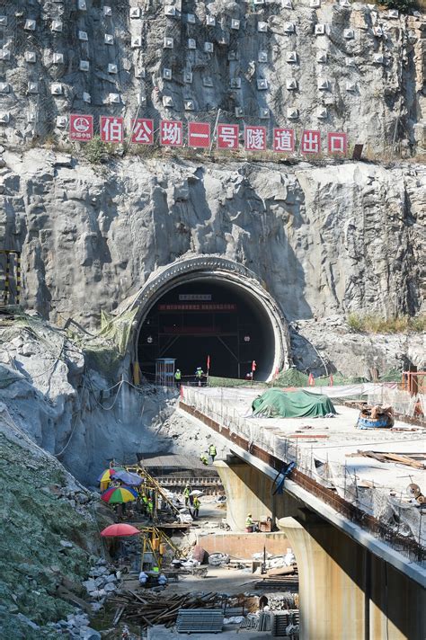 京广高铁浏阳河隧道浸水致列车停运 众力驰援 - 焦点图 - 湖南在线 - 华声在线