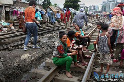 触目惊心！实拍孟加拉国贫民窟人们生活现状