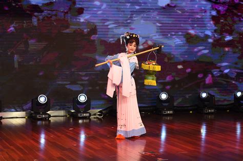 上海戏曲艺术中心走过这十年，传统戏曲在拼搏创新中点亮璀璨舞台