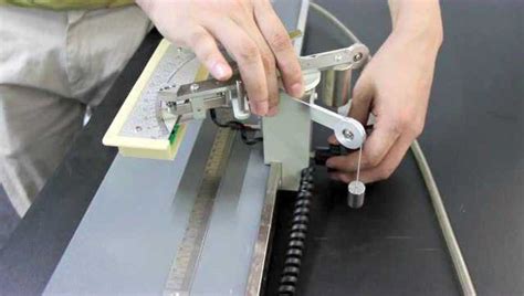 一种纺织纱线旋转加捻装置及其使用方法与流程_2